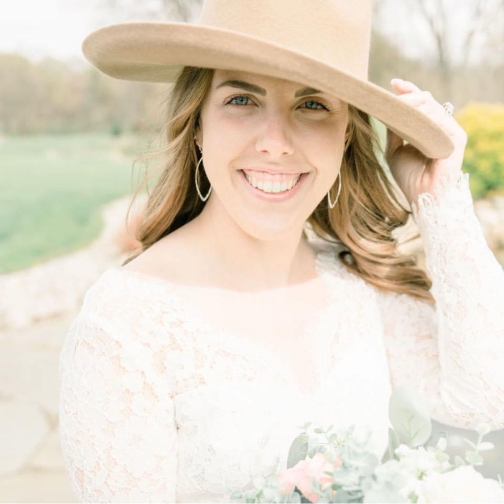 Meet your Posher, Alissa